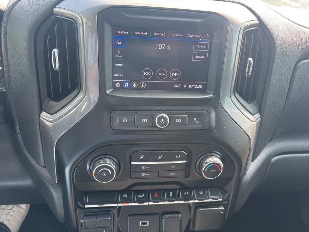 Used 2020 Chevrolet Silverado 1500 Custom w/ Custom Value Package image 10