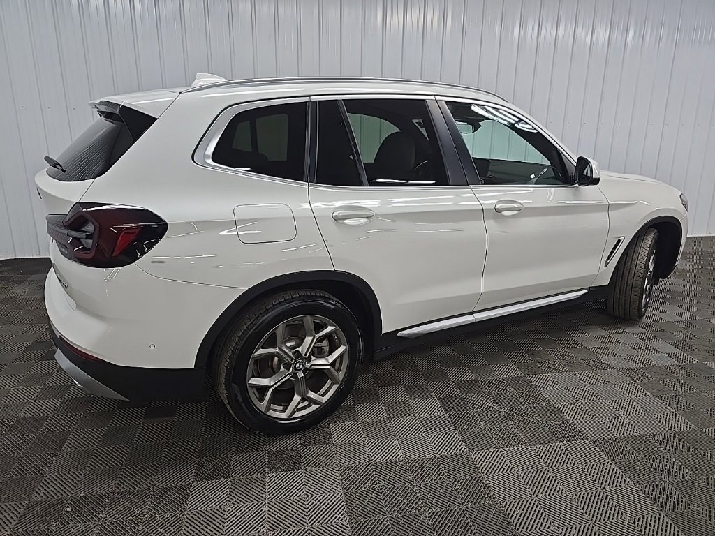 Used 2024 BMW X3 xDrive30i w/ Premium Package image 3