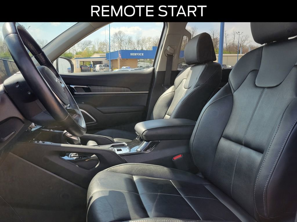 Used 2024 Kia Telluride EX w/ EX Captain's Chair Package image 17