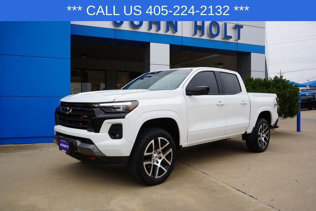 Used 2024 Chevrolet Colorado Z71 w/ Z71 Convenience Package 2