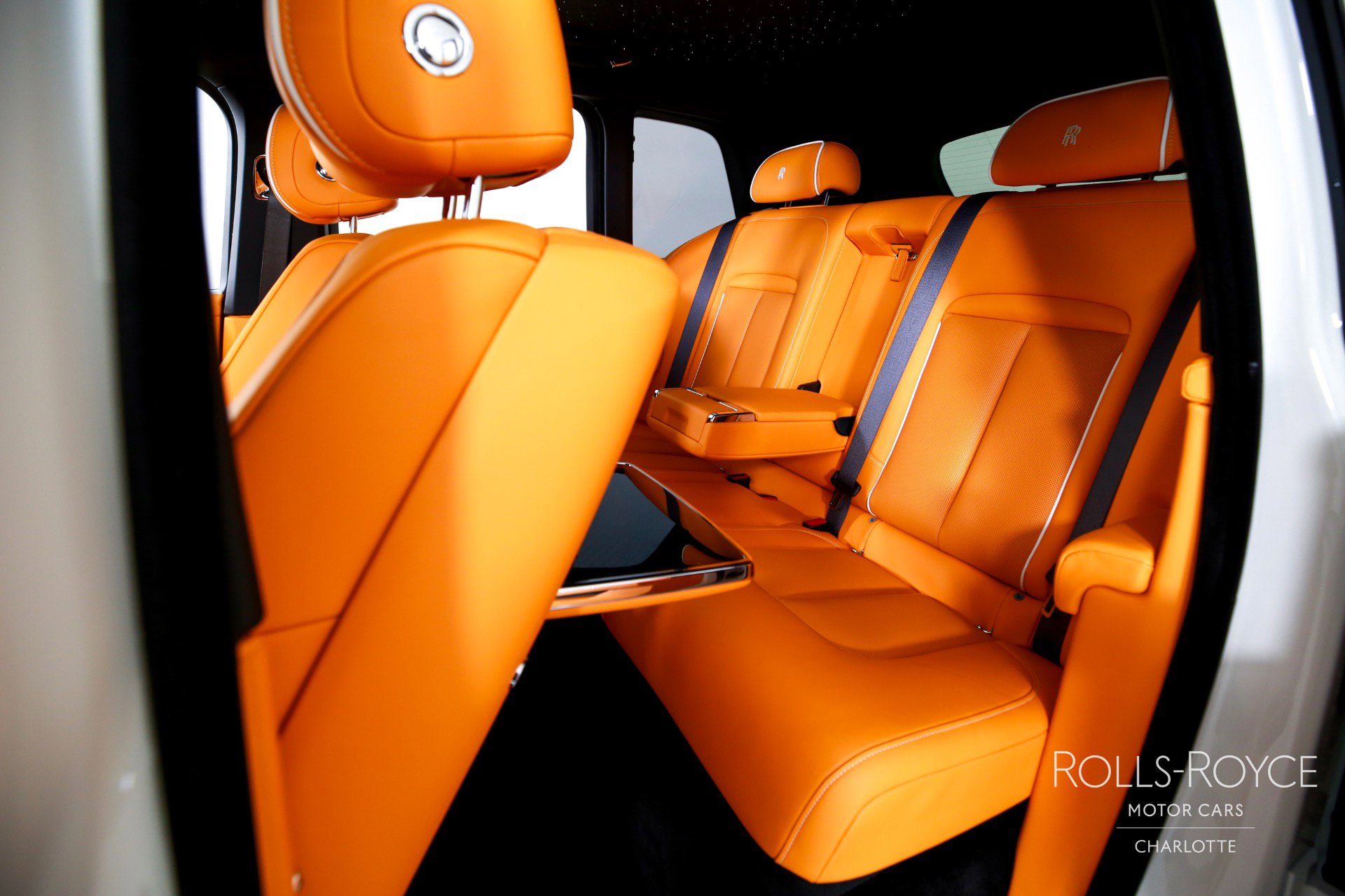 Used 2025 Rolls-Royce Cullinan Black Badge image 18