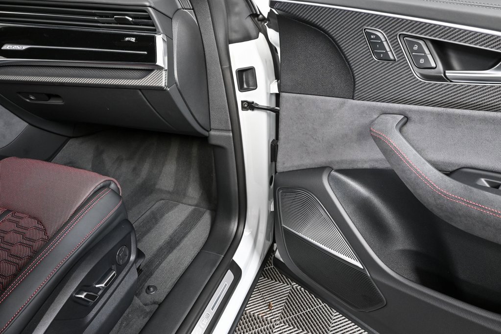 New 2025 Audi RS Q8 performance image 23