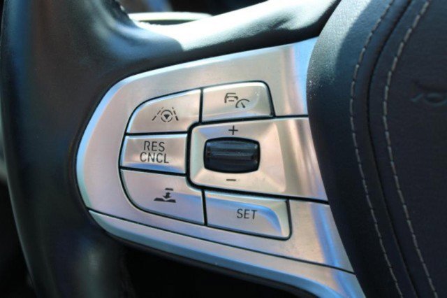 Used 2016 BMW 750i xDrive image 17