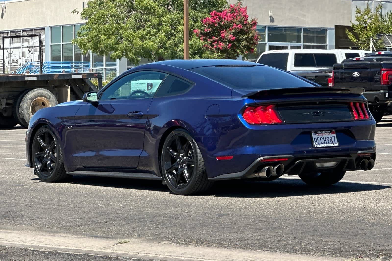 Used 2018 Ford Mustang GT w/ Black Accent Package RWD image 7