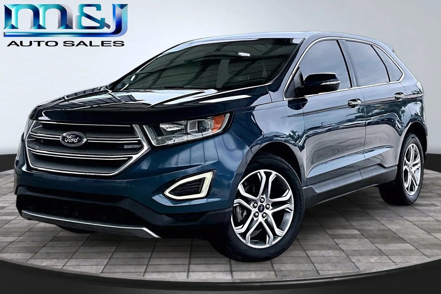 Used 2016 Ford Edge Titanium w/ Technology Package FWD image 1