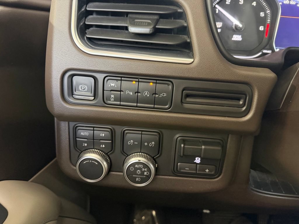 Used 2021 GMC Yukon SLT w/ SLT Luxury Plus Package AWD/4WD image 5