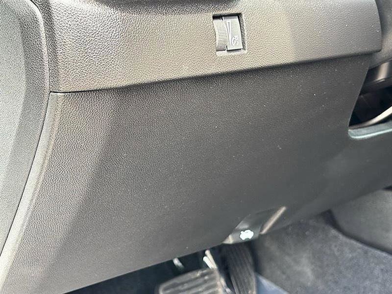 Used 2024 GMC Canyon Elevation image 17