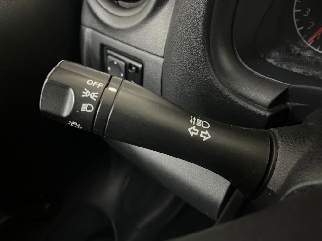 Used 2018 Nissan Versa S Plus image 59