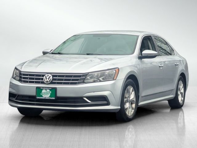 Used 2017 Volkswagen Passat 1.8T S image 8