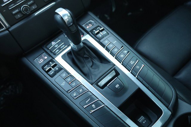 Used 2016 Porsche Macan S image 39