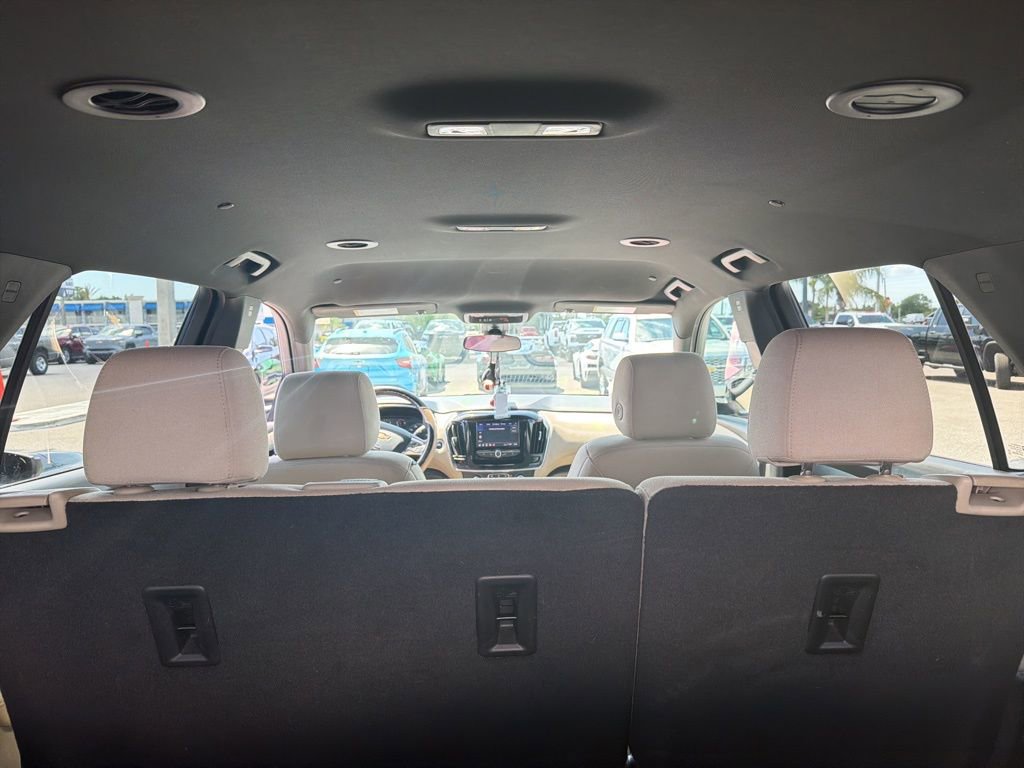 Used 2023 Chevrolet Traverse LS FWD image 8