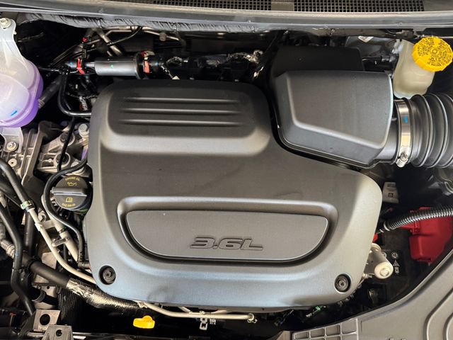 New 2027 Chrysler Pacifica Limited w/ Trailer Tow Group FWD image 7
