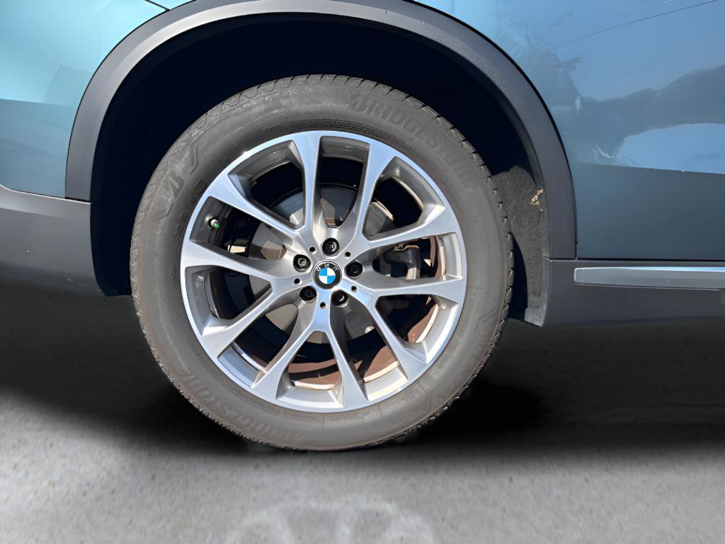 Used 2024 BMW X5 xDrive40i w/ Parking Assistance Package image 9