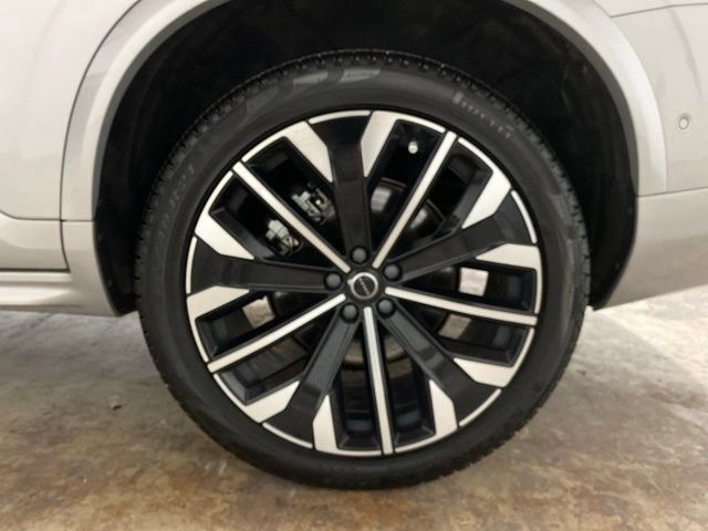 Used 2025 Volvo XC90 B6 Plus AWD/4WD image 33