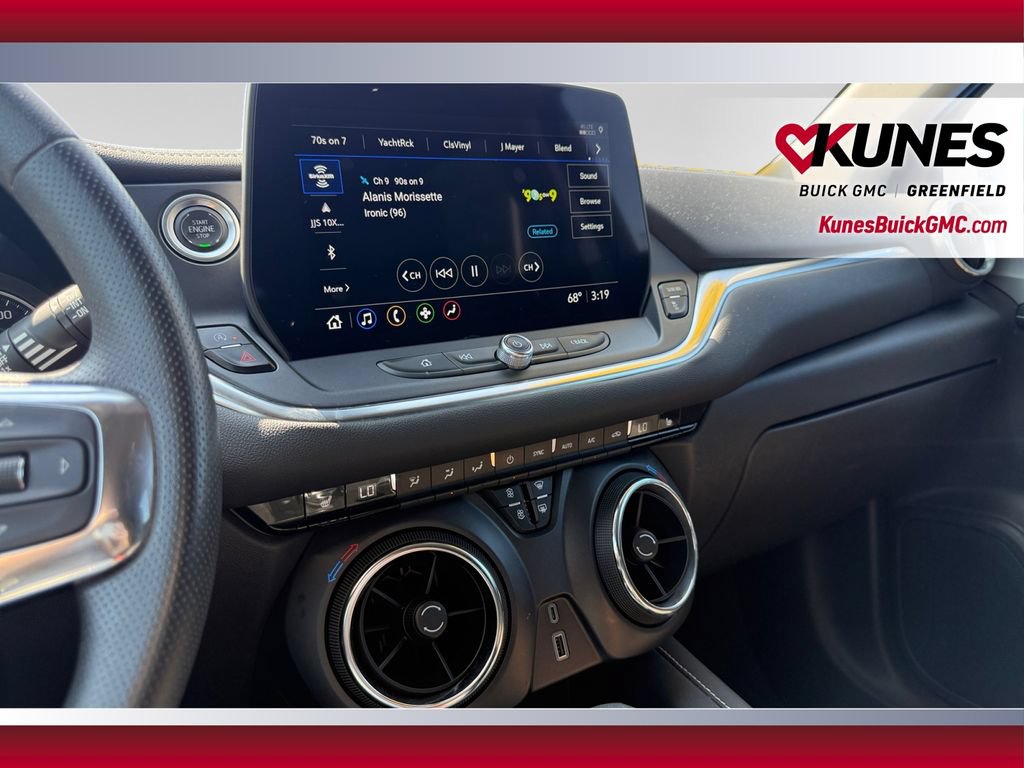 Used 2025 Chevrolet Blazer LT FWD image 15