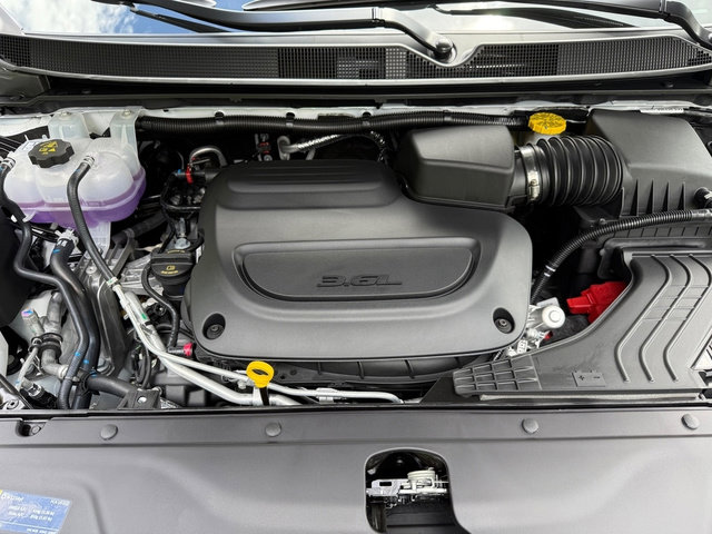 New 2026 Chrysler Pacifica Select image 10