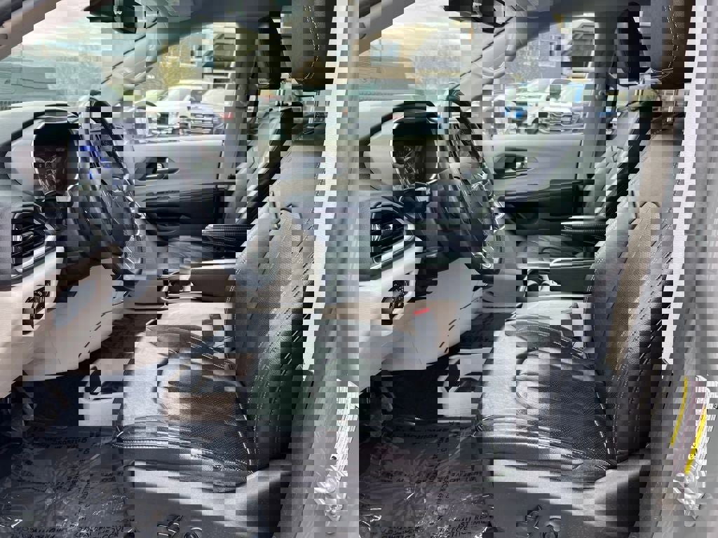 Used 2022 Chrysler Pacifica Touring-L image 10