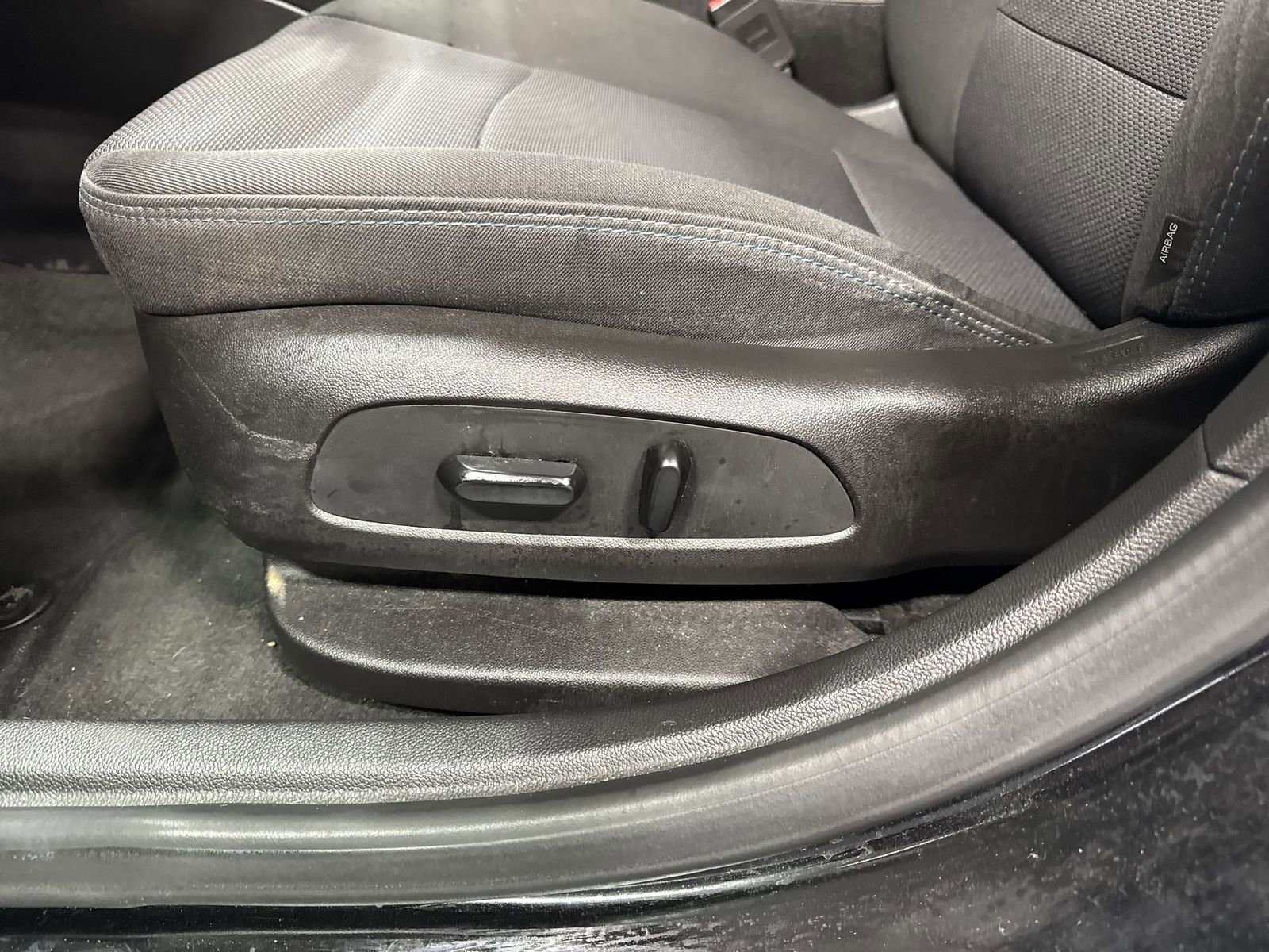 Used 2017 Chevrolet Cruze LT w/ Convenience Package image 26