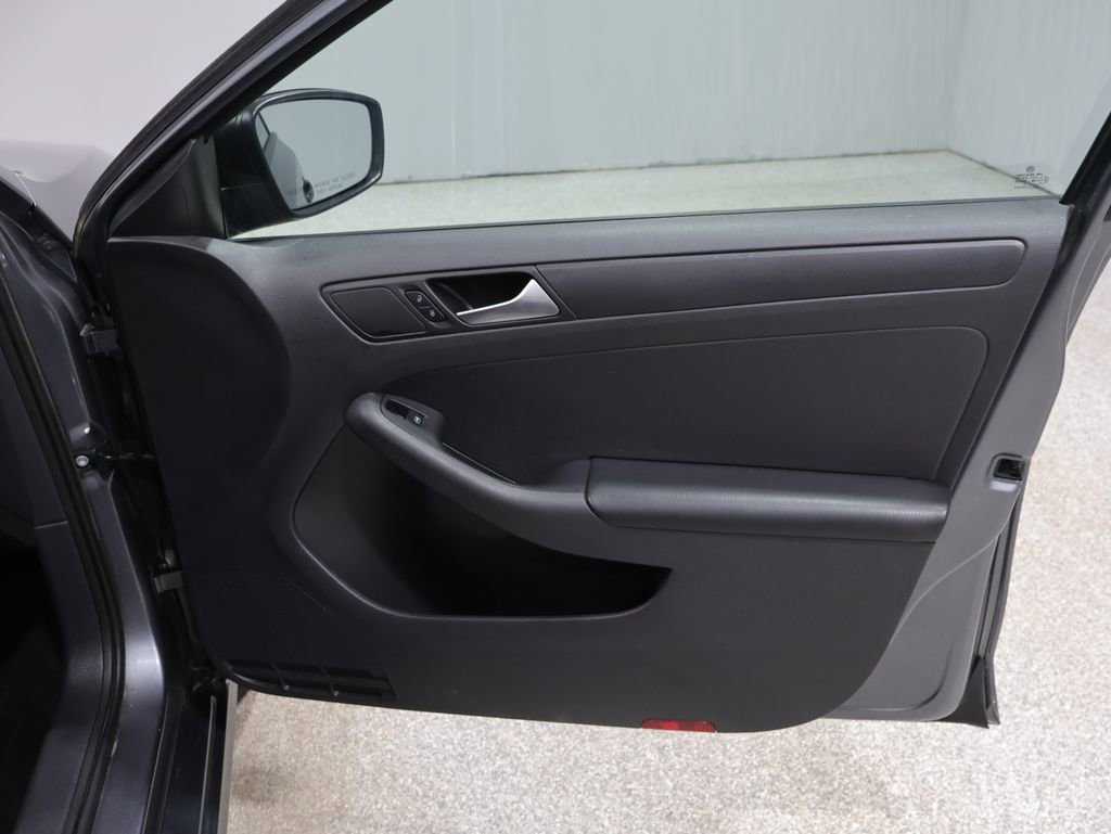 Used 2013 Volkswagen Jetta S image 22