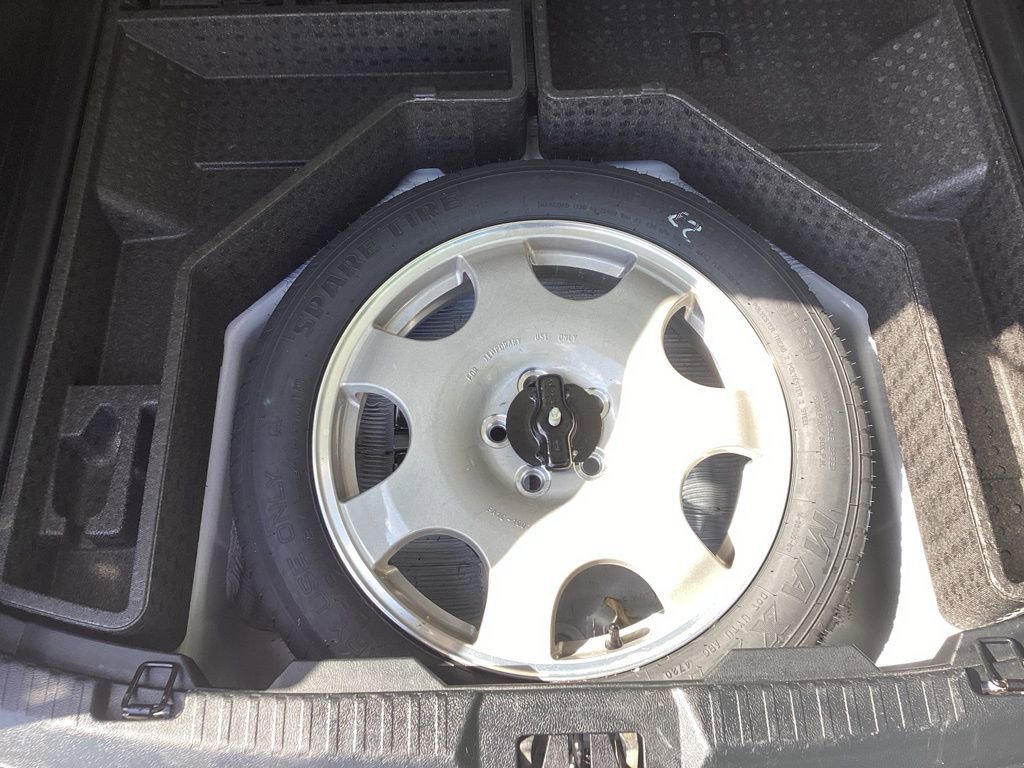 Used 2021 Ford Edge SE FWD image 12