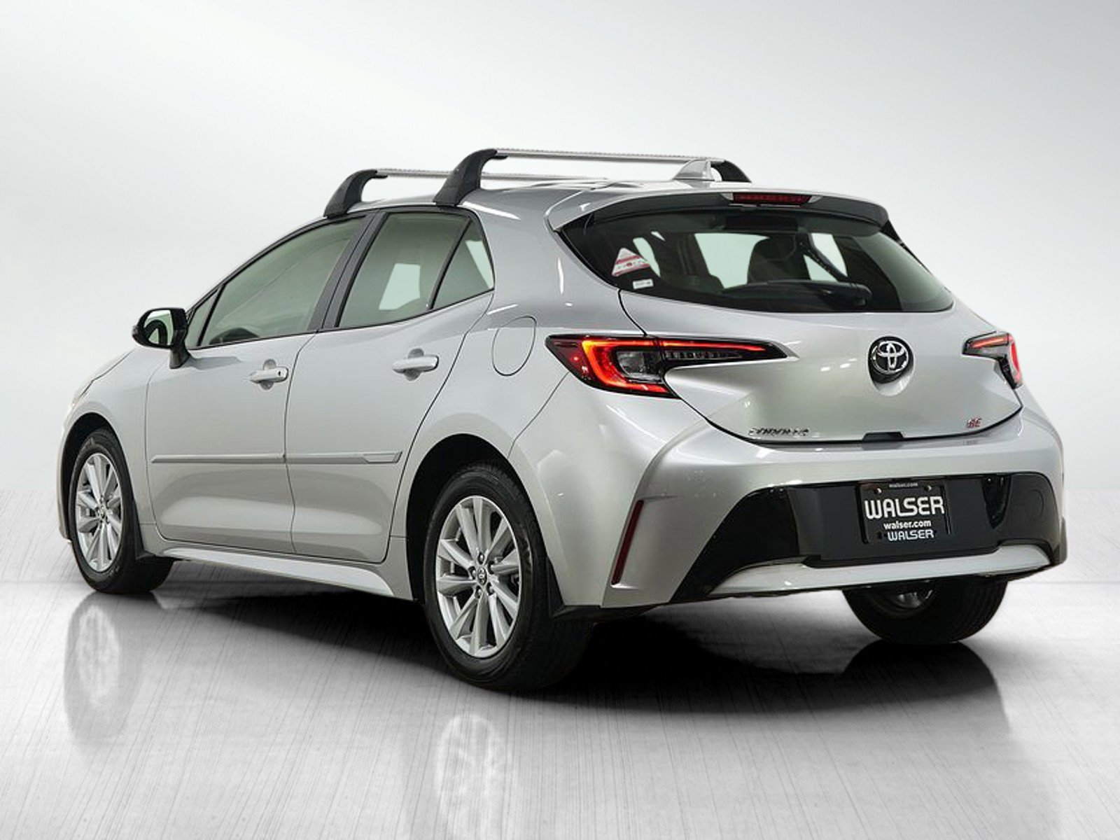 Used 2024 Toyota Corolla SE w/ SE Package image 3