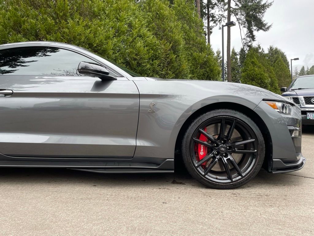 Used 2021 Ford Mustang Shelby GT500 w/ Technology Package RWD image 2