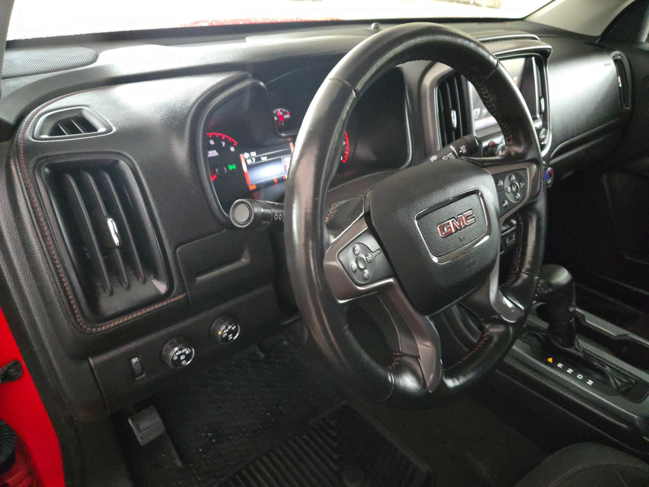 Used 2016 GMC Canyon SLE w/ All Terrain Package AWD/4WD image 10