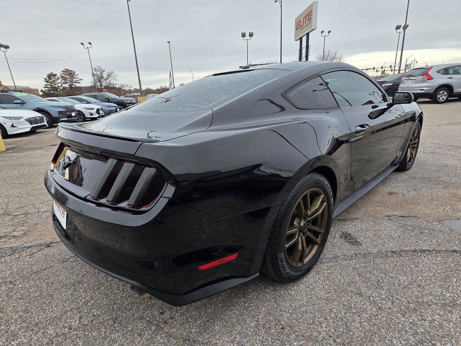 Used 2015 Ford Mustang Premium image 5