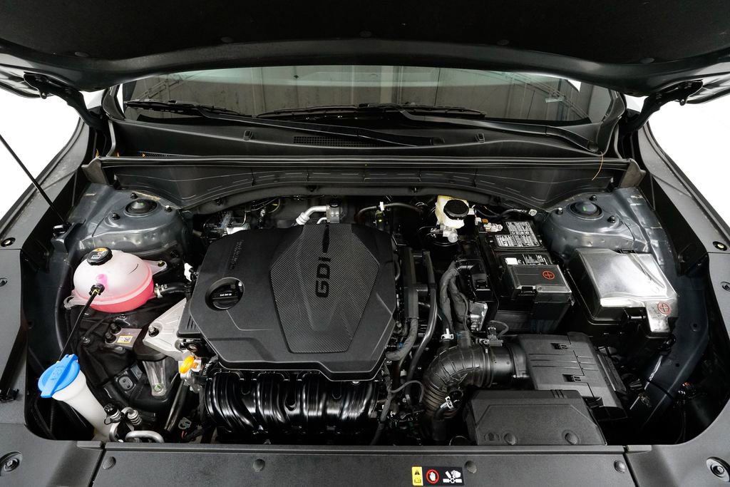 Certified 2025 Kia Sorento LX image 3