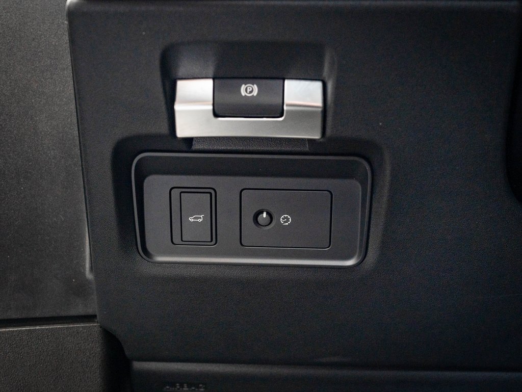 Used 2023 Land Rover Range Rover Evoque R-Dynamic SE image 41