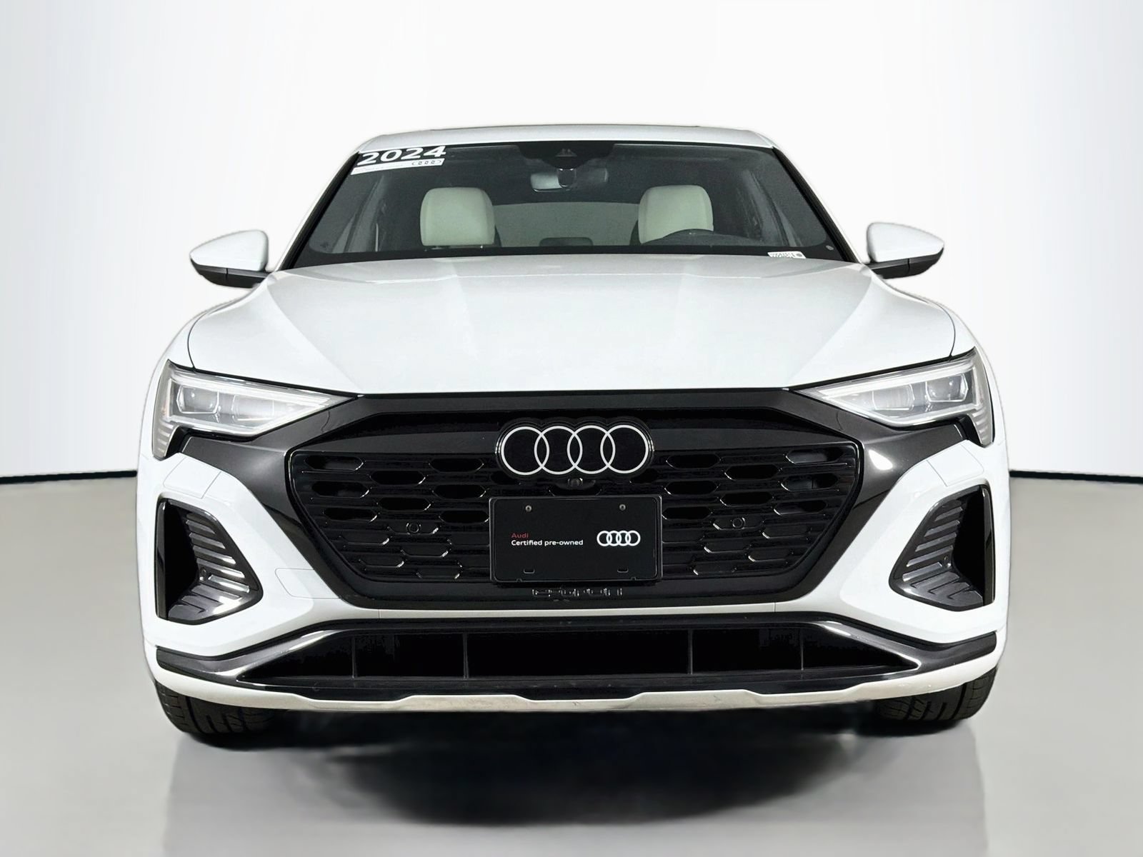 Certified 2024 Audi Q8 e-tron Premium AWD/4WD image 2