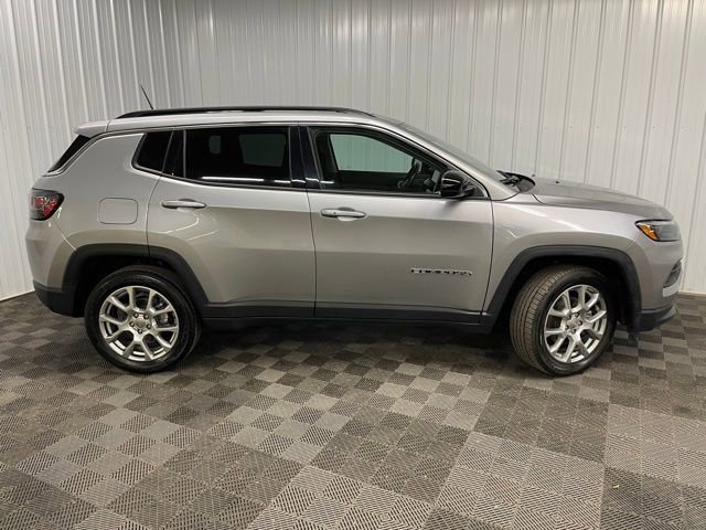 Used 2022 Jeep Compass Latitude w/ Sun and Sound Group image 2