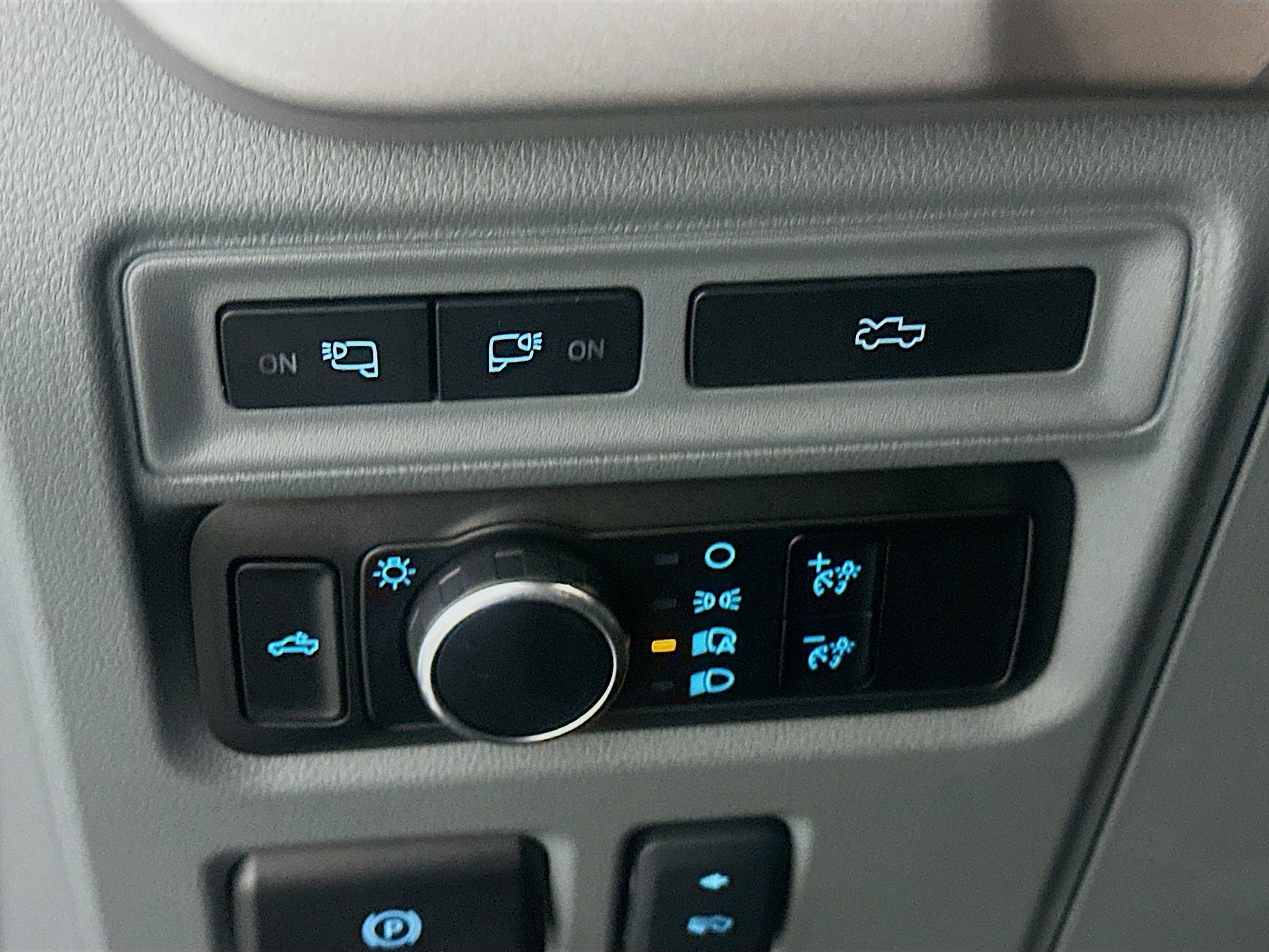 Used 2023 Ford F150 Lightning XLT image 17