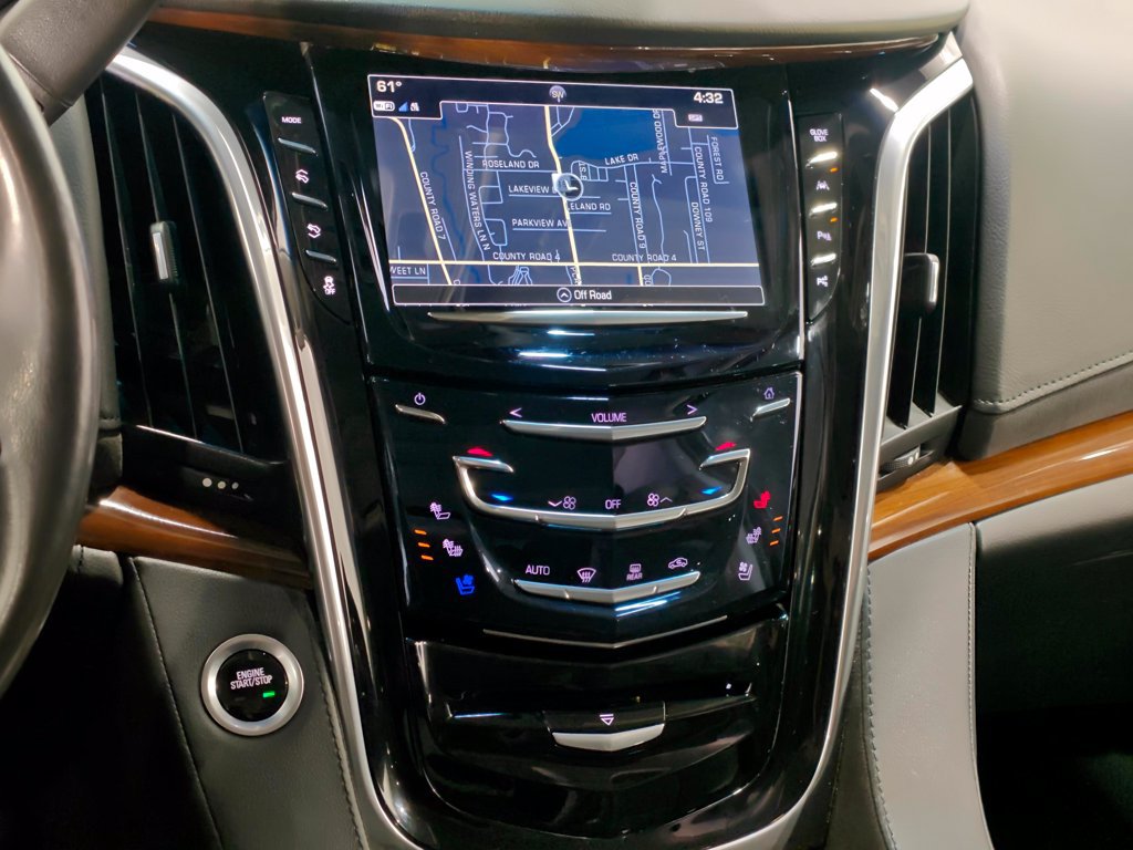 Used 2019 Cadillac Escalade Luxury AWD/4WD image 6