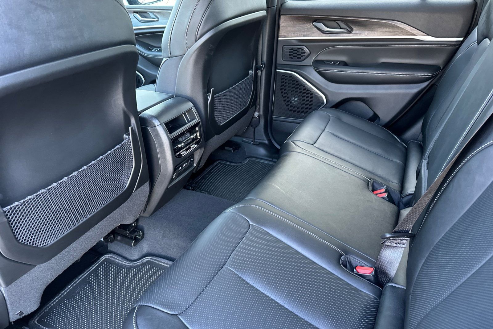 New 2026 Jeep Grand Cherokee Limited image 12