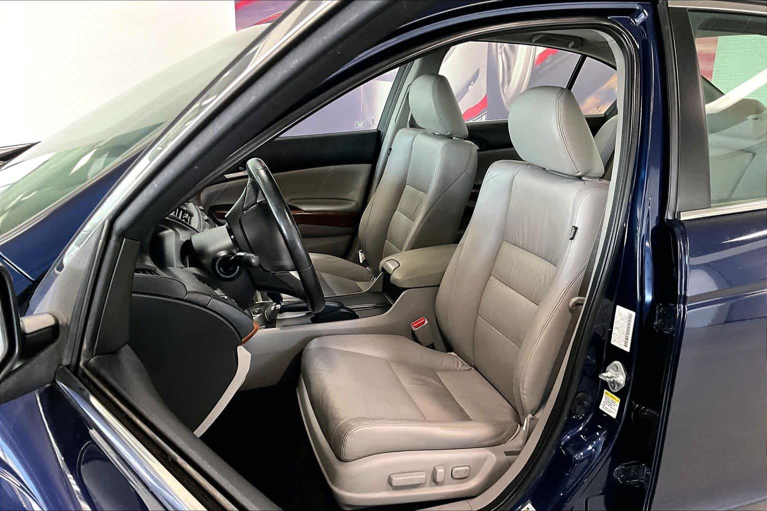 Used 2011 Honda Accord EX-L image 9