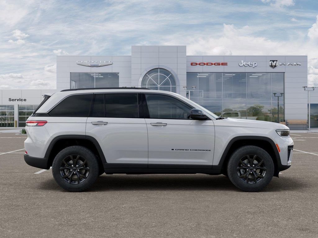 New 2026 Jeep Grand Cherokee Altitude image 21