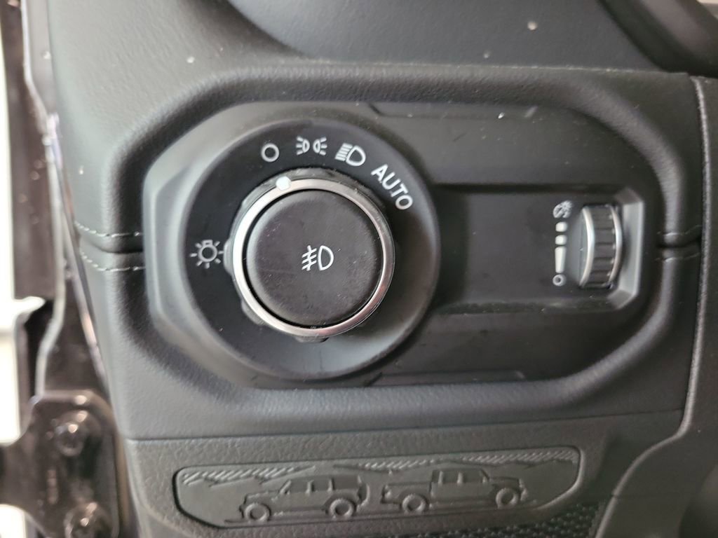 Used 2024 Jeep Wrangler Sahara image 26