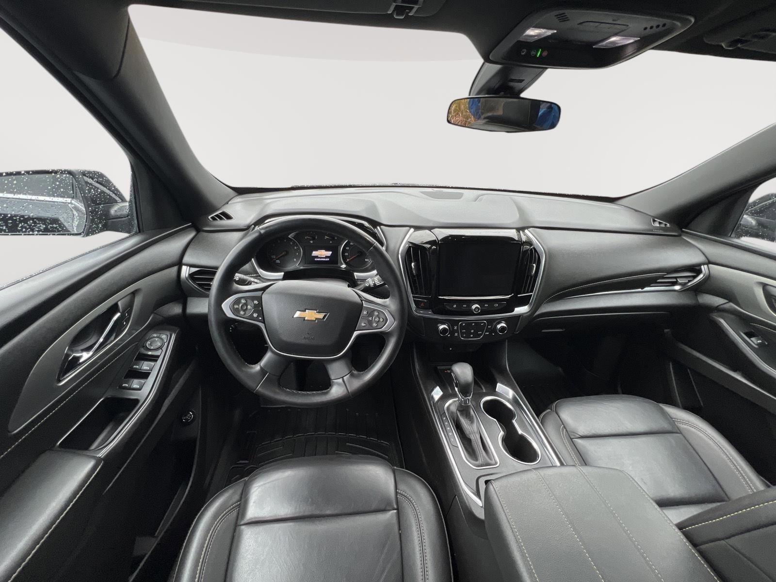 Used 2023 Chevrolet Traverse LT image 12