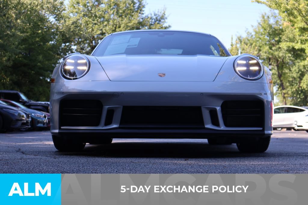 Used 2025 Porsche 911 Carrera T RWD image 3