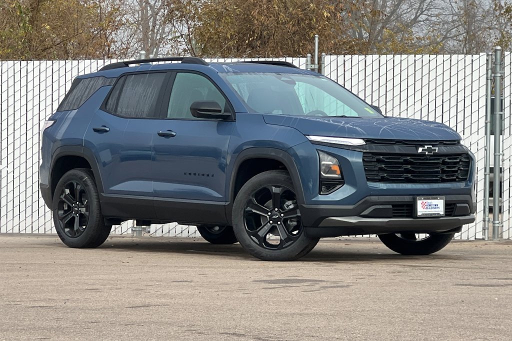 New 2026 Chevrolet Equinox LT image 2