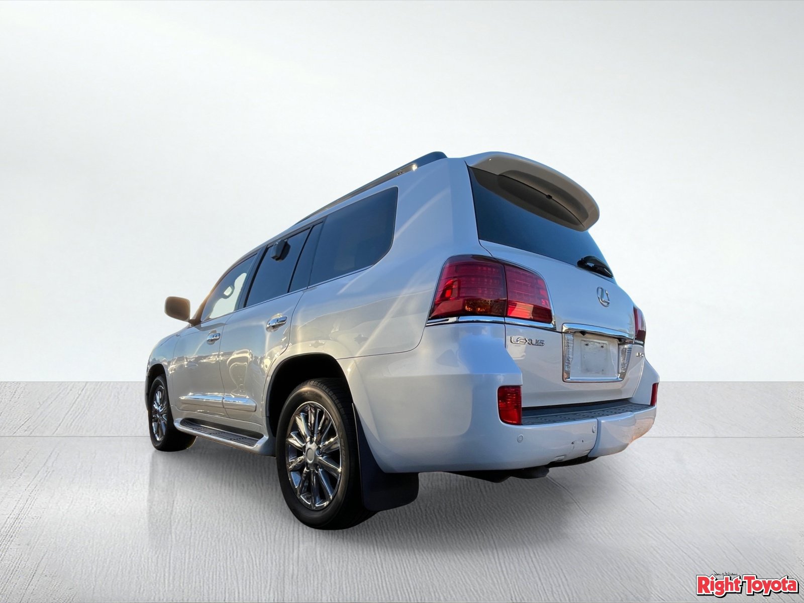 Used 2010 Lexus LX 570 4WD w/ Preferred Accessory Package image 3