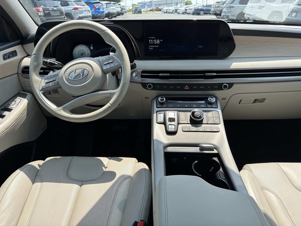 Used 2023 Hyundai Palisade Limited FWD image 16