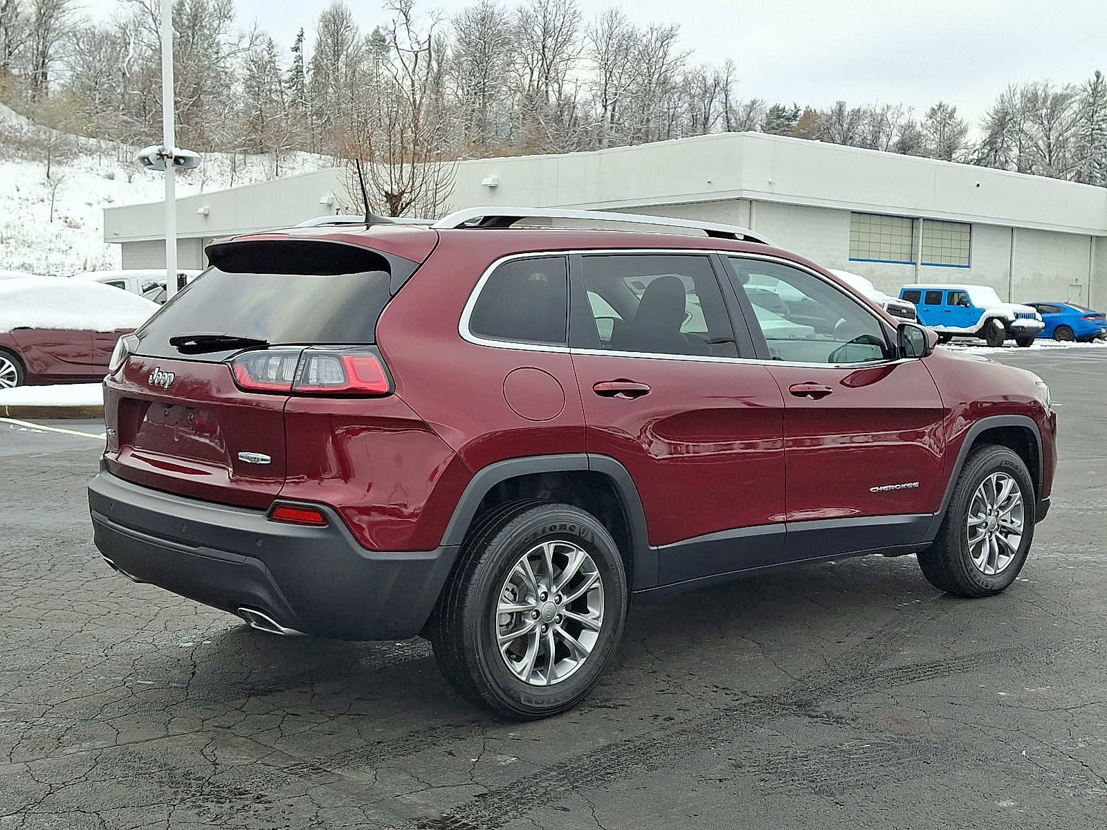 Used 2021 Jeep Cherokee Latitude Lux w/ Comfort/Convenience Group image 6