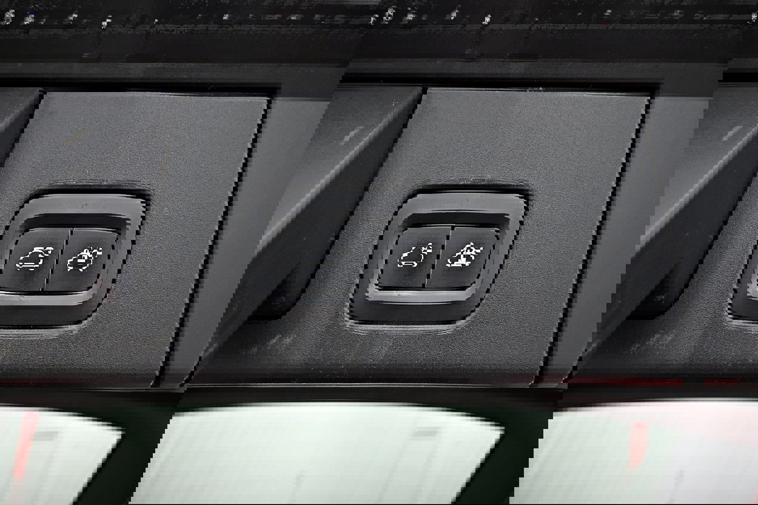 Used 2018 Volvo V90 T6 Cross Country w/ Convenience Package AWD/4WD image 36