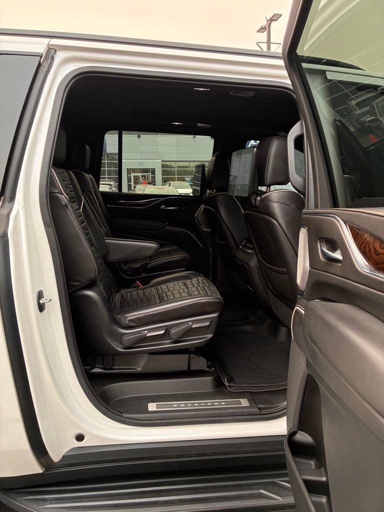 Used 2021 Cadillac Escalade ESV Sport Platinum w/ LPO, ONYX Package AWD/4WD image 28