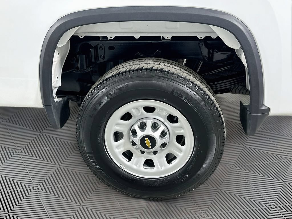 Used 2025 Chevrolet Silverado 3500 W/T w/ WT/CX Safety Package AWD/4WD image 27