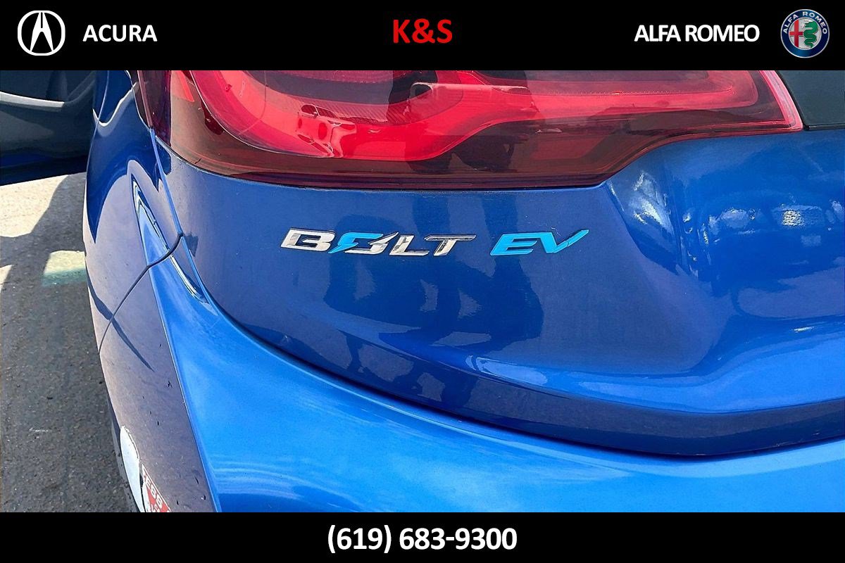 Used 2018 Chevrolet Bolt LT FWD image 9