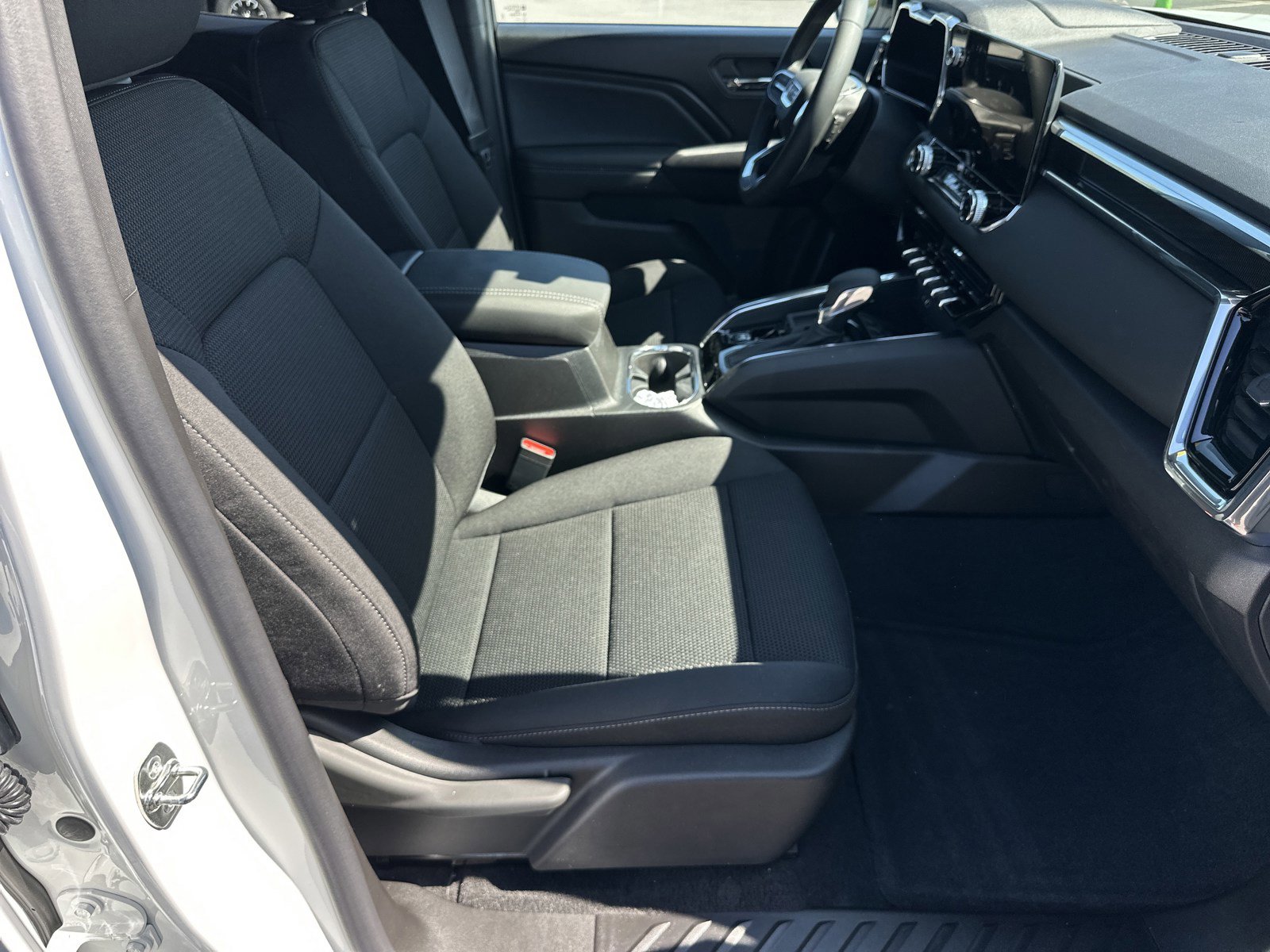 Used 2026 GMC Canyon Elevation image 14