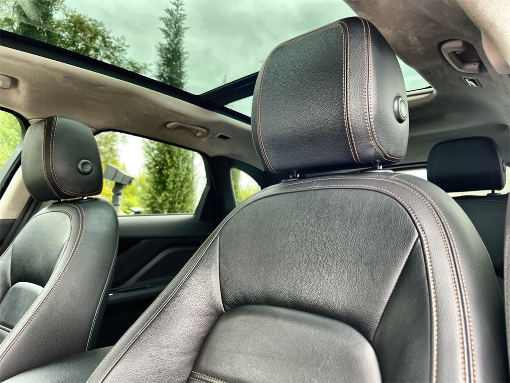 Used 2020 Jaguar F-PACE Prestige image 22